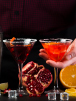 Barmixer präsentiert drei Varianten des Margarita-Cocktails an der Bar im RCA-14 Nightclub Göppingen